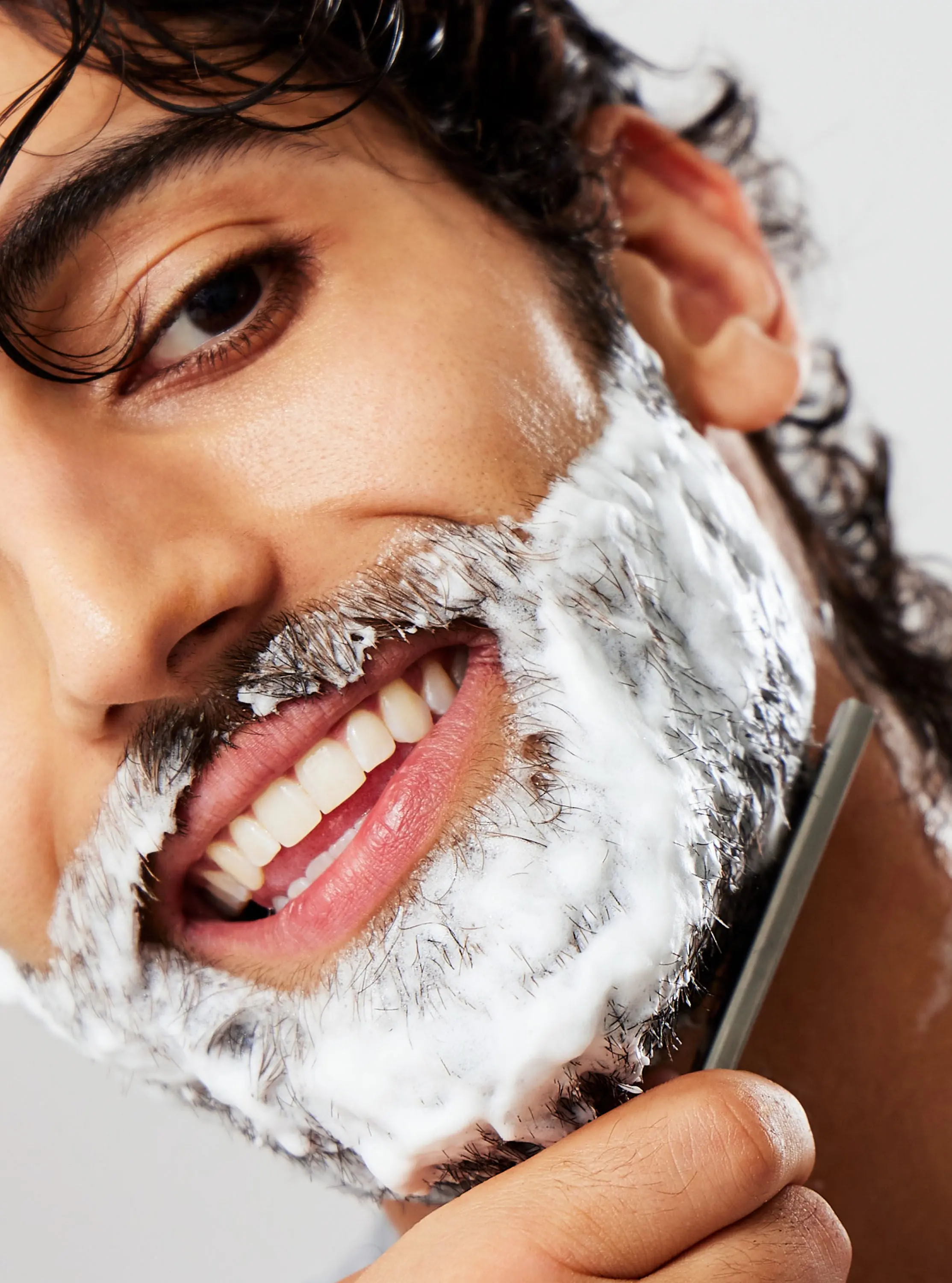 Shave Gel With Aloe & Witch Hazel - Image 2
